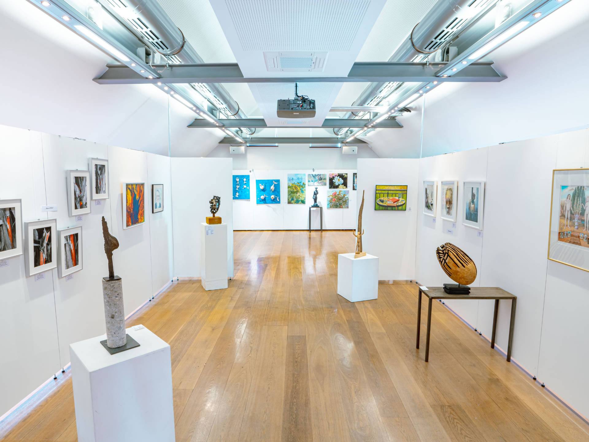 Bruckstadel // Veranstaltungsraum Ausstellung mit Bildern